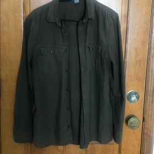 Men size medium long sleeve green shirt